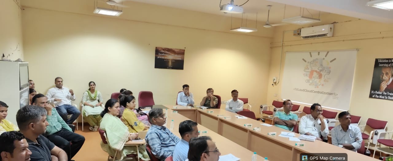 IET DAVV Hosts Expert Lecture on Project-Based Teaching and Learning