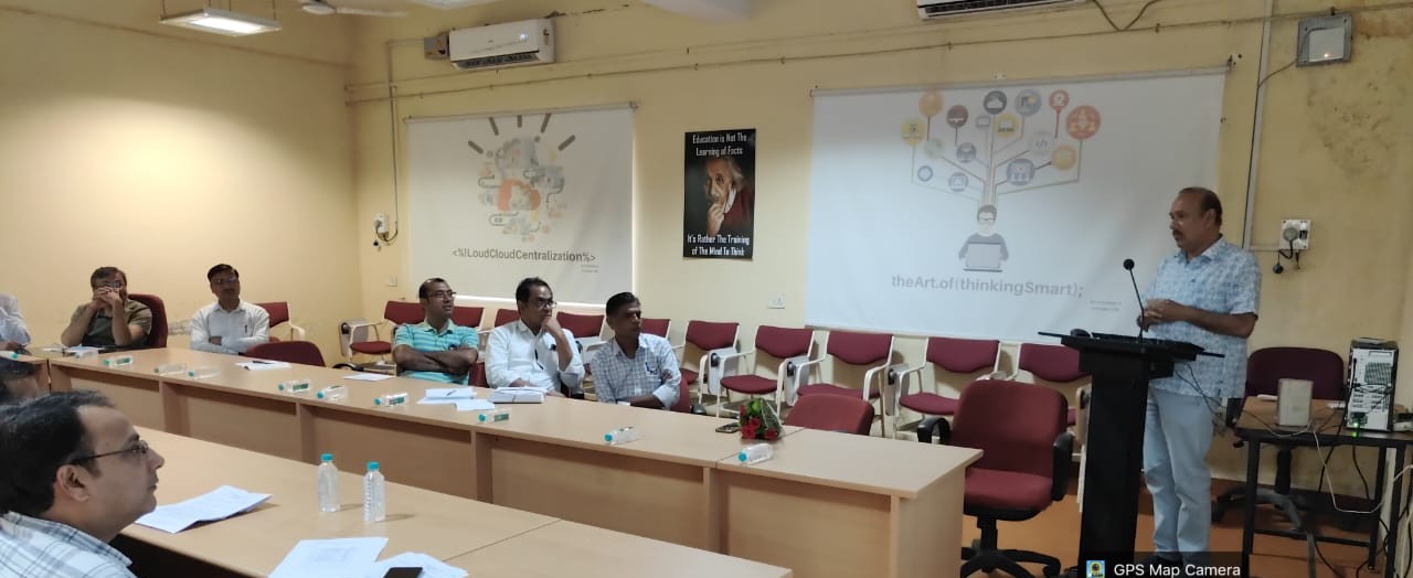 IET DAVV Hosts Expert Lecture on Project-Based Teaching and Learning