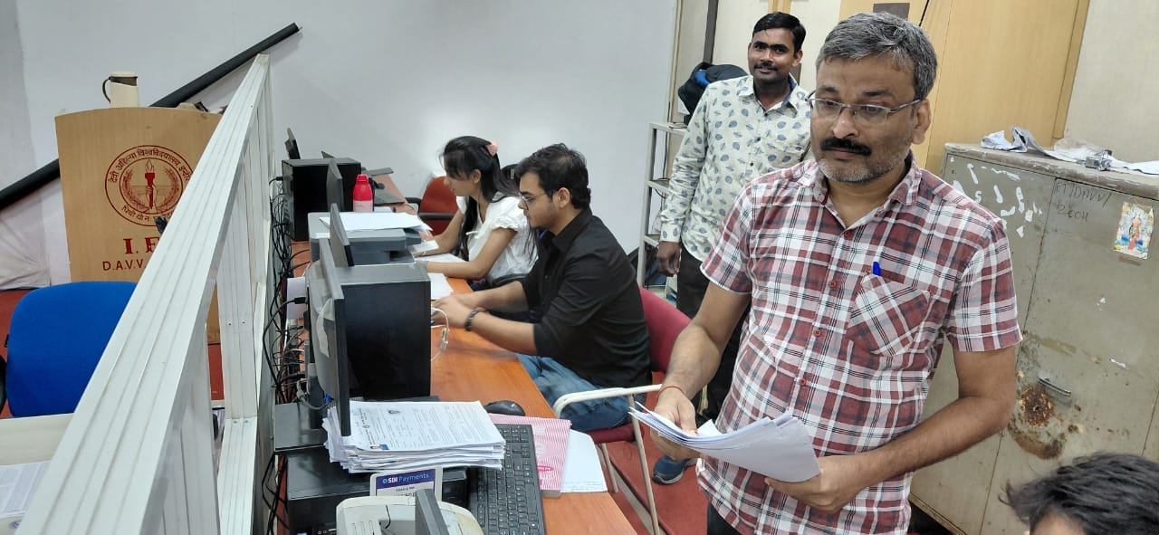 IET-DAVV Records Around 696 Admissions in First Round and First Round Upgrade
