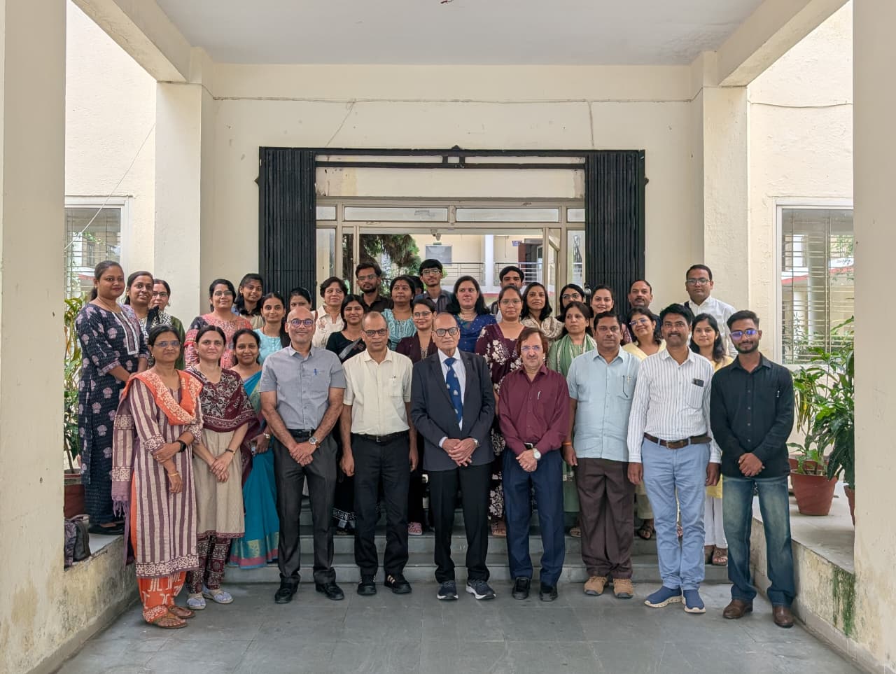 IET-DAVV Organizes National Seminar on the Role of Applied Science in Engineering, AI and Information Technology